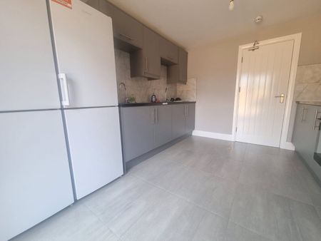 1 bedroom semi detached to rent - Photo 2