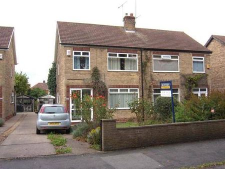 Next to Hull University, Spacious 4 Bed semi-detached student property - Photo 5