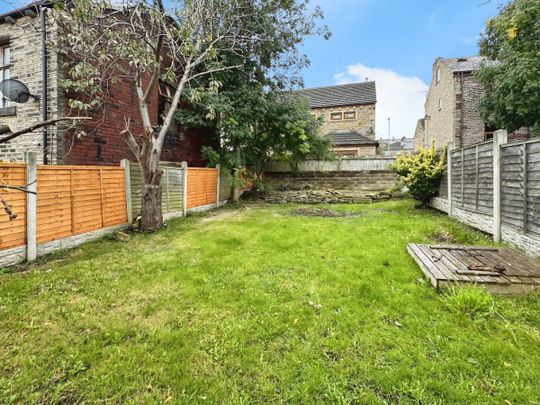 Westcliffe Rise, Cleckheaton, BD19 - Photo 1