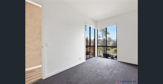 THREE BEDROOM APARTMENT - Photo 1