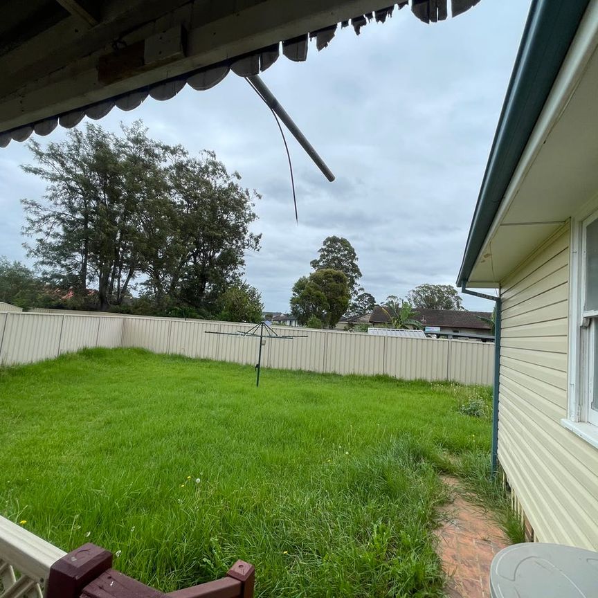 Comfortable Family Living - Freshly painted - Photo 1