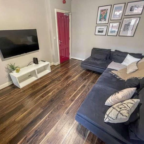 Hannan Road, L6 - Photo 1