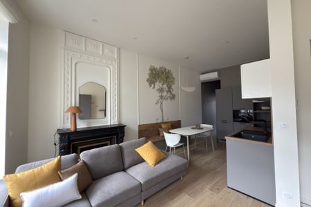 T2 meublé Saint Genès entièrement rénové et décoré avec soin - Photo 3
