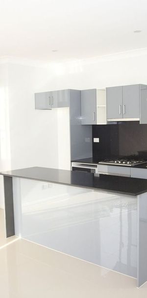 Two Bedroom Granny Flat in Prime Location! - Photo 1