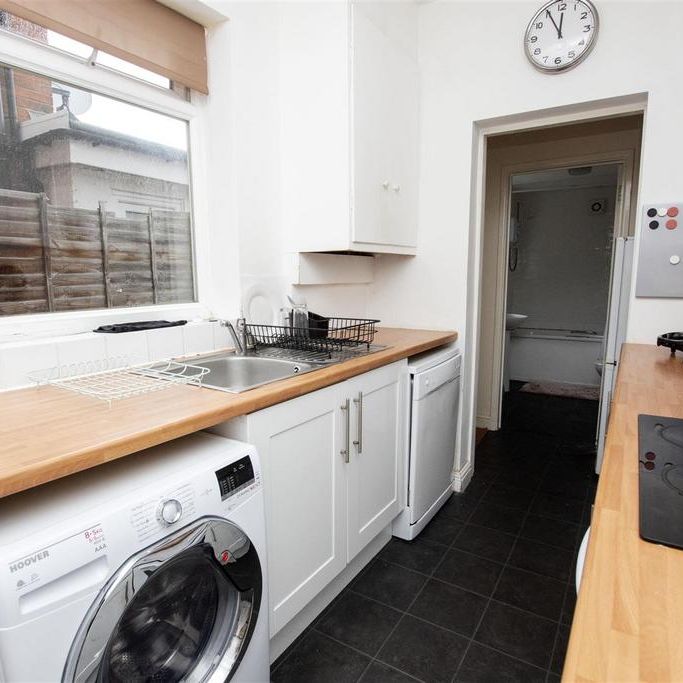 4 bedroom house to rent - Photo 1