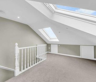 Top Floor Flat, Bennett Park, Blackheath, SE3 - Photo 3