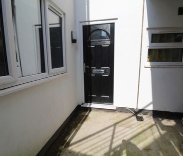 One Bedroom Studio Apartment -61C Market Street, Church Gresley - Photo 4