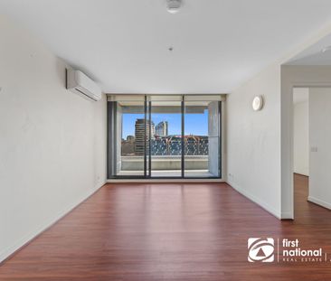 HARBOUR VIEW & LOCATION! - Photo 6