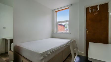 135 Hubert Road - Photo 3