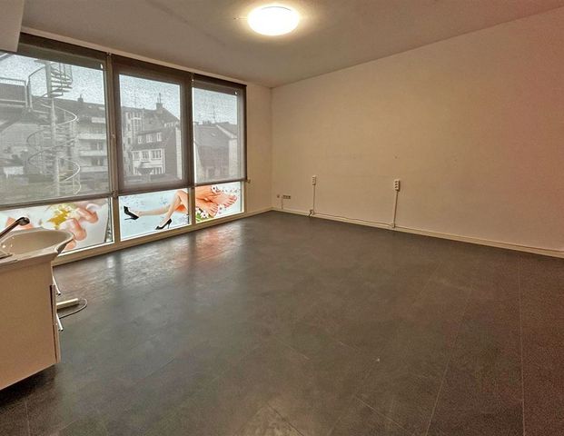 Immobilien-Richter: 23 m²-Raum für Beautysalon in der Düsseldorfer Innenstadt - Photo 1