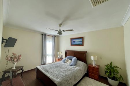 Family Home with a View - Photo 5