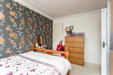 3 bedroom terraced house to rent - Photo 2