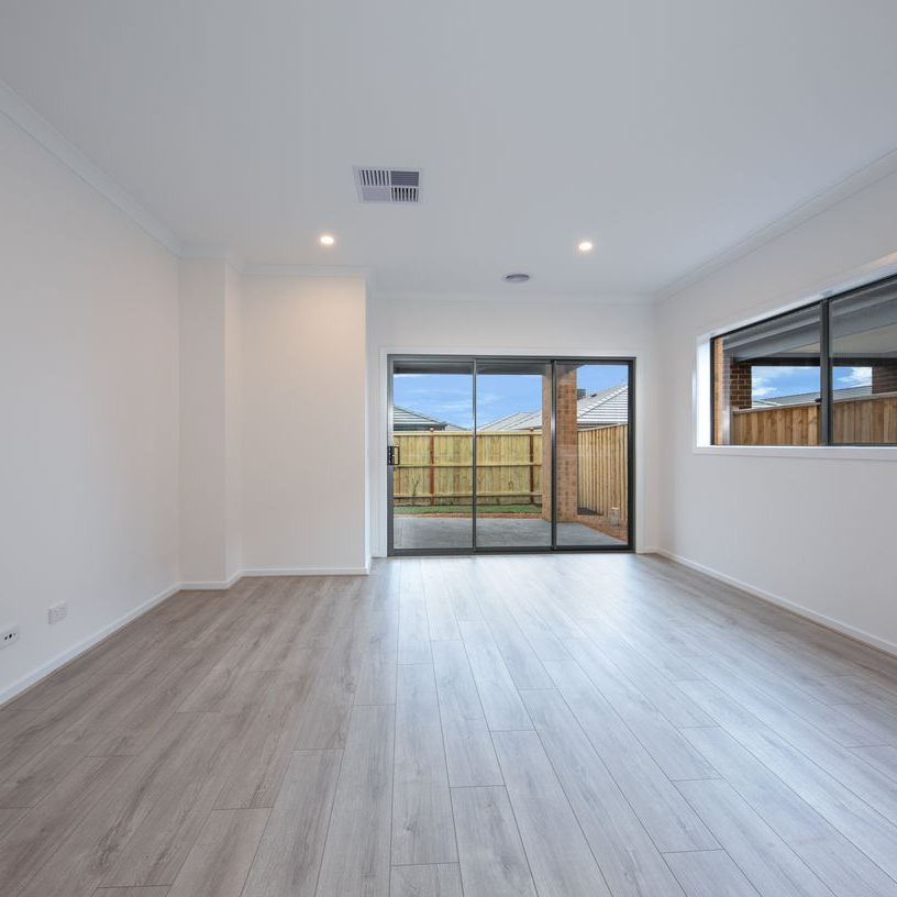 Brand New 4 Bedroom Home - Photo 1