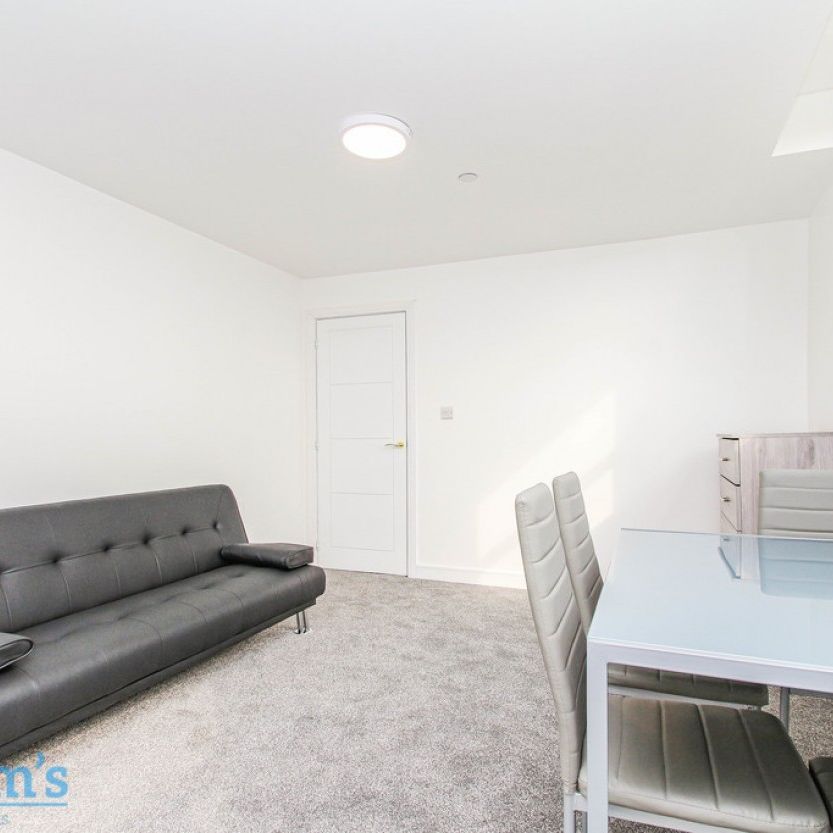 2 bed Apartment for Rent - Photo 1