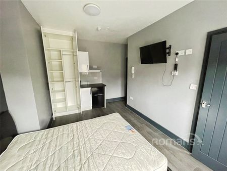 1 bedroom property to rent - Photo 2