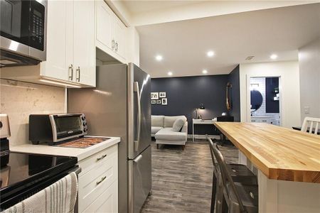 For Lease - 23 SCARLETWOOD Street, Hamilton, Ontario - Photo 5