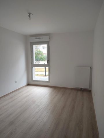 Location Appartement 2 pièces 46m² LUCE 28110 - Photo 2