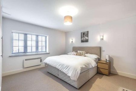 Kings Road, Henley, RG9 - Photo 3