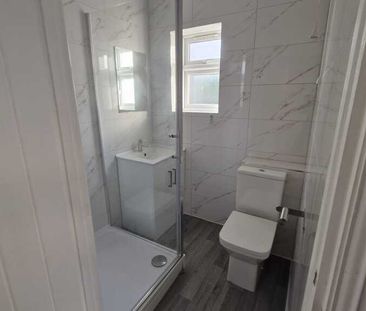 5 Bed Student Accommodation - Photo 2
