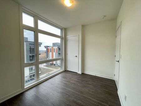 For Lease - 2 Steckley House Lane Unit# 924, Richmond Hill, Ontario - Photo 3