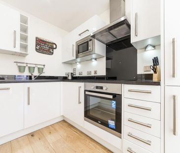 2 bedroom flat to rent - Photo 4