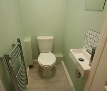 3 bedroom semi-detached house to rent - Photo 3