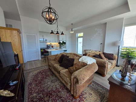 For Lease - 331 Broward Way Unit# 127, Innisfil, Ontario - Photo 3