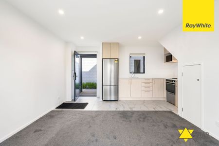 Spacious One-Bedroom with Courtyard & Storage - Photo 3