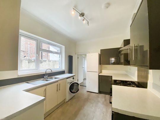 4 bedroom house to rent Hudson Road, Southsea, PO5 - Photo 1