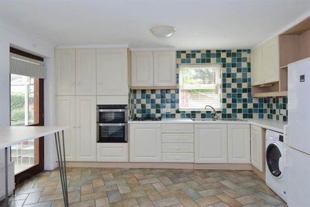 Apt 3, 44 Cyprus Avenue, Ballyhackamore, Belfast, BT5 5NT - Photo 3