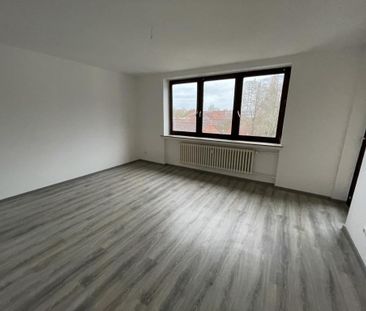 Große, helle Wohnung mit Balkon in Bremerhaven - Foto 4