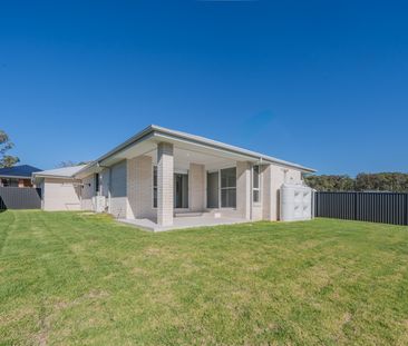 17 Tiger Quoll Drive, Lake Cathie NSW 2445 - House For Rent | Domain - Photo 6