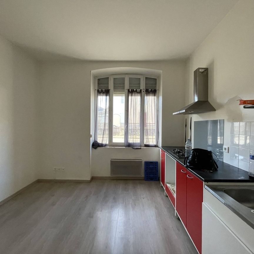 Location maison 5 pièces 110 m² à Saint-Pierre-de-Bœuf (42520) - Photo 1