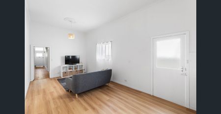 PORT MELBOURNE LIVING - Photo 4