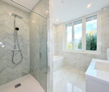 Maison familiale 5 chambres – jardin – 3 box – Rueil Malmaison – - Photo 2