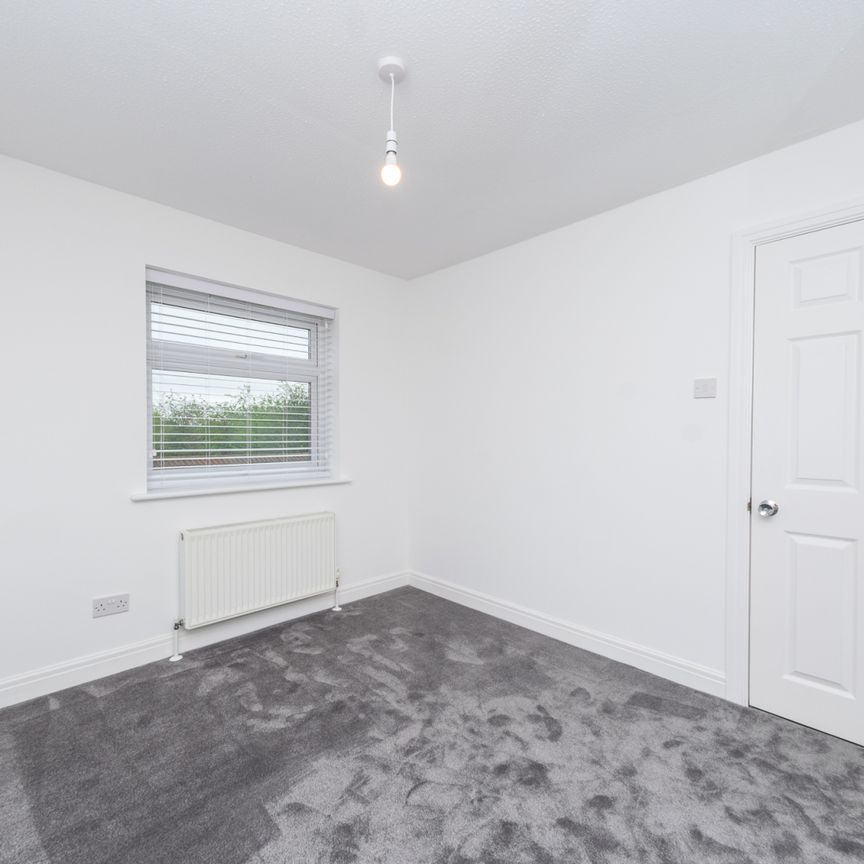 FALCON MEWS MORLEY LEEDS - Photo 1