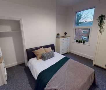 Rooms close to Hull Royal - Photo 3