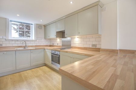 3 Bedroom - Photo 3