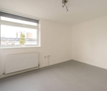 4 bedroom terraced house to rent - Photo 4