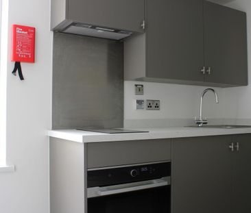 Studio to rent - Photo 1