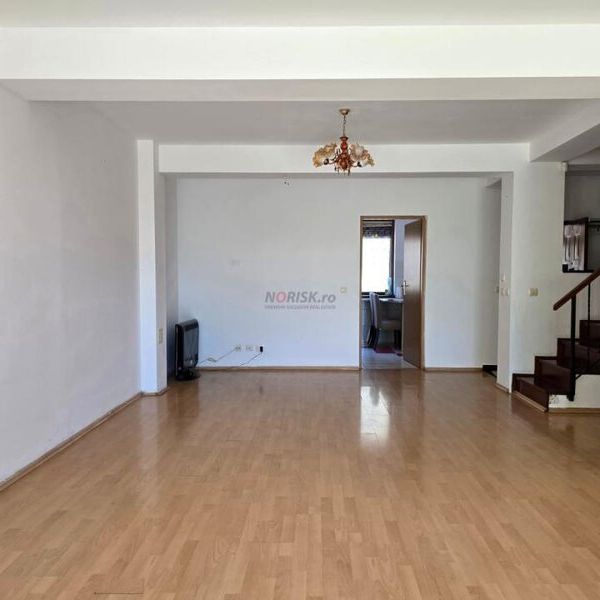 Pipera, vila 4 dormitoare + terasa + gradina, 2 locuri parcare. - Fotografie 1