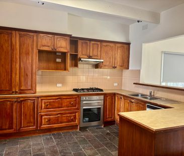 Spacious Family Living in Prime Location - Photo 6