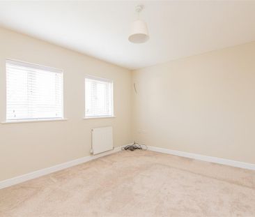 4 bed House - Detached To Let - Photo 4