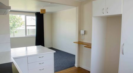 Bright & Inviting Home for Rent - Photo 5