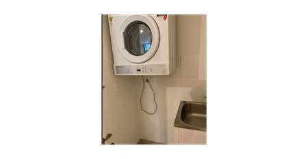 Modern 1-Bedroom Apartment with Parking & Storage –2 minutes walk to Station - Photo 5