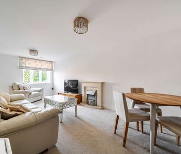 Over 60's only - Well presented one bedroom apartment in the heart ... - Photo 1