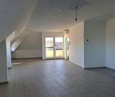 Ruim en lichtrijk dakappartement met 2 slaapkamers en ondergrondse ... - Photo 5