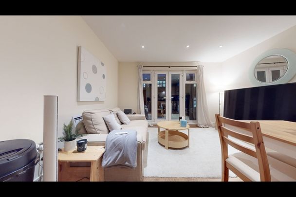 2 Bed Flat, Compton Road, SW19 - Photo 1