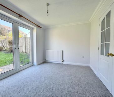 4 bedroom detached house to rent - Photo 3