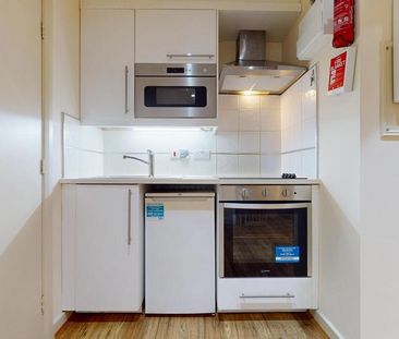 Studio to rent - Photo 3